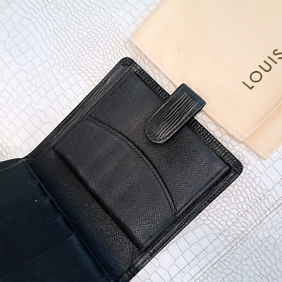Rare This LV Epi Leather Porte Billes Compact Wallet/ button accent-Wallet Only - Picture 9 of 15